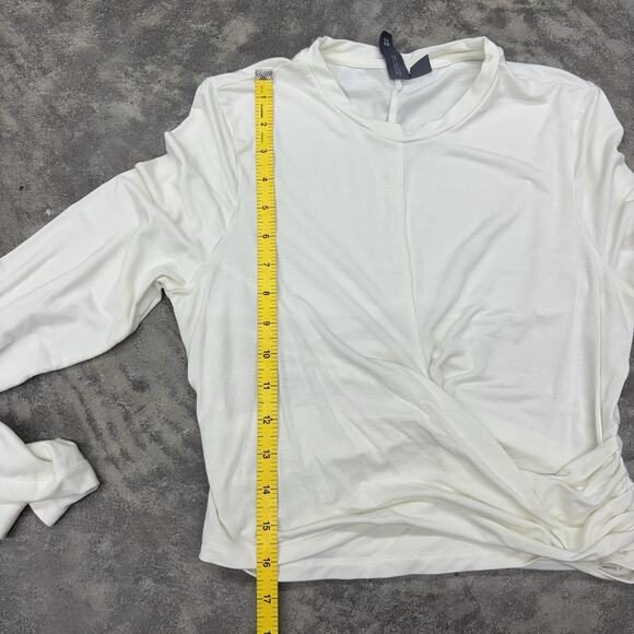 Sweaty Betty London Size Medium Wrap Front Long Sleeve Off White Tee Shirt Crop - Picture 10 of 10